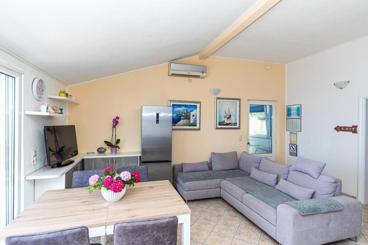 Apartments Villa Nea Leona تروغير المظهر الخارجي الصورة
